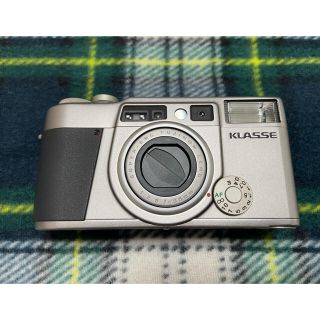 フジフイルム(富士フイルム)のFUJIFILM KLASSEシルバー　新品フィルム付き！！(フィルムカメラ)