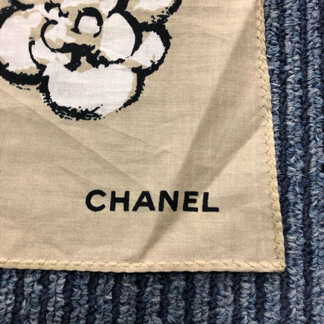 CHANEL(シャネル)の３枚セット CHANEL シャネル ロゴ ハンカチ スカーフ レディースのファッション小物(ハンカチ)の商品写真