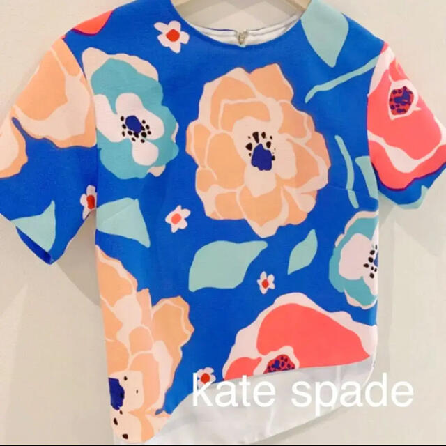 kate spade new york(ケイトスペードニューヨーク)の古着　kate spade ケイトスペード　ブラウス　花柄　花　半袖　0 XS レディースのトップス(シャツ/ブラウス(半袖/袖なし))の商品写真