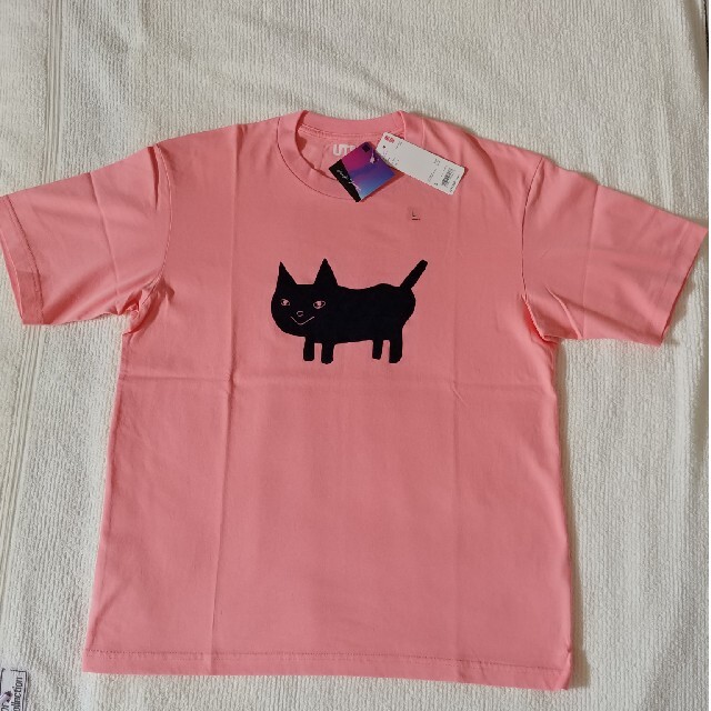 UNIQLO(ユニクロ)の米津玄師　ユニクロ　コラボ　シャツ　ピンク　猫 メンズのトップス(Tシャツ/カットソー(半袖/袖なし))の商品写真