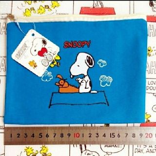 スヌーピー(SNOOPY)の新品タグ付♥️SNOOPY  ポーチ スヌーピー(キャラクターグッズ)