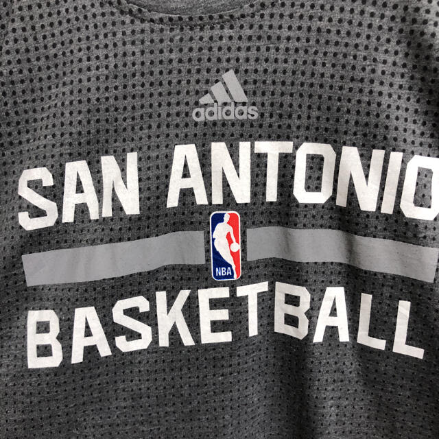 adidas(アディダス)のアディダス　NBA  バスケ　プリント　Tシャツ　メンズ4XLサイズ メンズのトップス(Tシャツ/カットソー(半袖/袖なし))の商品写真