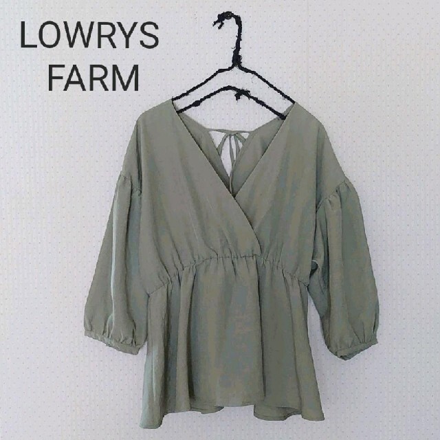 LOWRYS FARM(ローリーズファーム)のLOWRYS FARM　ローリーズファーム　バッグリボン　カシュクールブラウス　 レディースのトップス(シャツ/ブラウス(長袖/七分))の商品写真