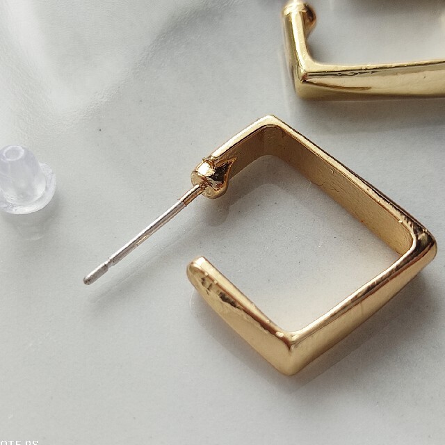 JOURNAL STANDARD(ジャーナルスタンダード)のs925 gold square pierce #026 レディースのアクセサリー(ピアス)の商品写真