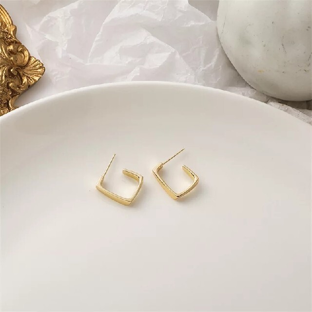 JOURNAL STANDARD(ジャーナルスタンダード)のs925 gold square pierce #026 レディースのアクセサリー(ピアス)の商品写真