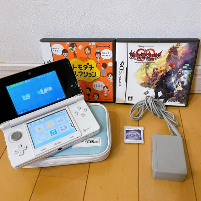豪華ソフト３つセット！ 美品！ 任天堂 3DS ホワイト ケース、充電器付き✨ 【お試し価格！】