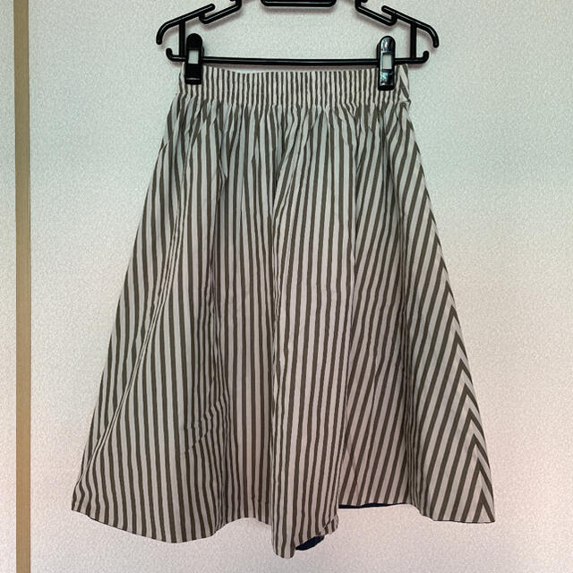 URBAN RESEARCH DOORS(アーバンリサーチドアーズ)のURBAN RESEARCH DOORS リバーシブルスカート レディースのスカート(ひざ丈スカート)の商品写真