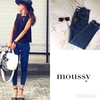 マウジー(moussy)の【新品/人気完売品】マウジー デニム カットオフ テーパード(デニム/ジーンズ)