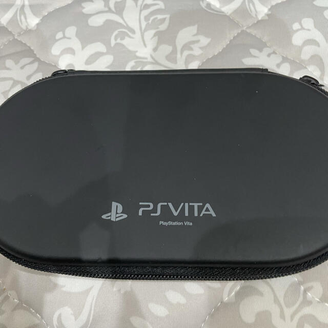 PlayStation Vita(プレイステーションヴィータ)のPlayStation®Vita（PCH-2000シリーズ） Wi-Fiモデル エンタメ/ホビーのゲームソフト/ゲーム機本体(携帯用ゲーム機本体)の商品写真