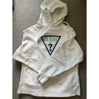 ゲス(GUESS)のGUESS 白パーカー(パーカー)