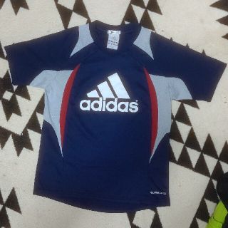 アディダス(adidas)のアディダス　Tシャツ　スポーツ(ウェア)