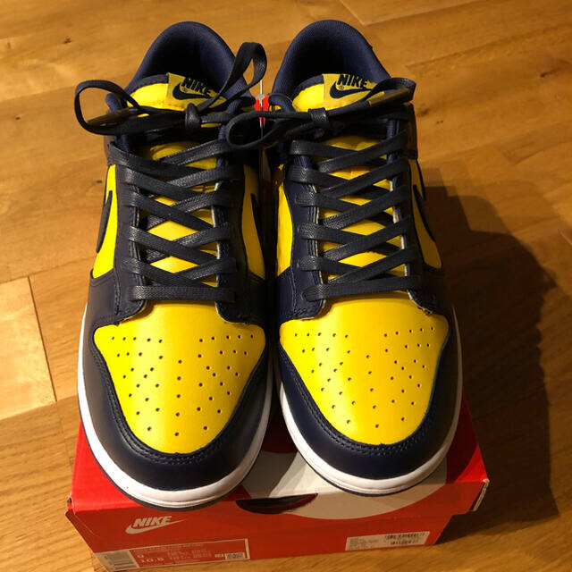 NIKE(ナイキ)のNIKE DUNK LOW MICHIGAN ダンク ミシガン 紺黄 27cm メンズの靴/シューズ(スニーカー)の商品写真