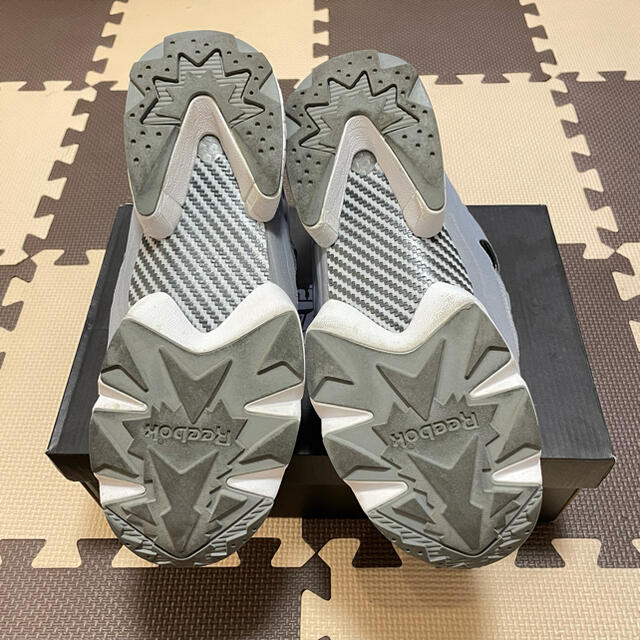 Reebok(リーボック)のリーボック インスタ ポンプ フューリー FLAT GREY/WHITE メンズの靴/シューズ(スニーカー)の商品写真