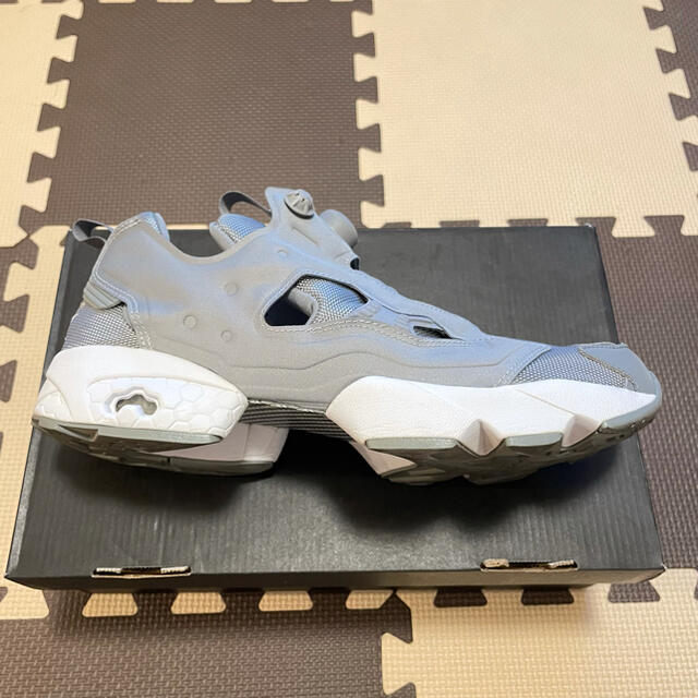 Reebok(リーボック)のリーボック インスタ ポンプ フューリー FLAT GREY/WHITE メンズの靴/シューズ(スニーカー)の商品写真