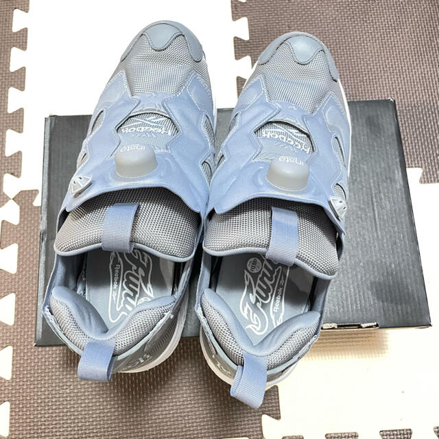 Reebok(リーボック)のリーボック インスタ ポンプ フューリー FLAT GREY/WHITE メンズの靴/シューズ(スニーカー)の商品写真