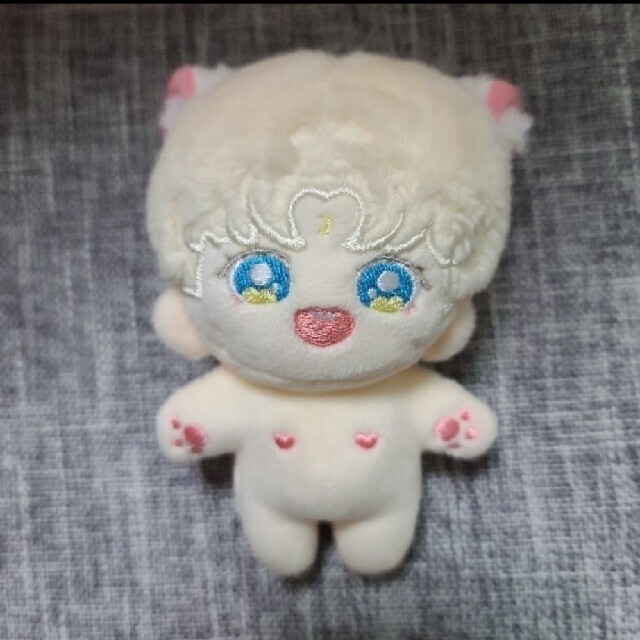 ジュン　ぬいぐるみ　10cm seventeen マスター　猫　黄色　人形