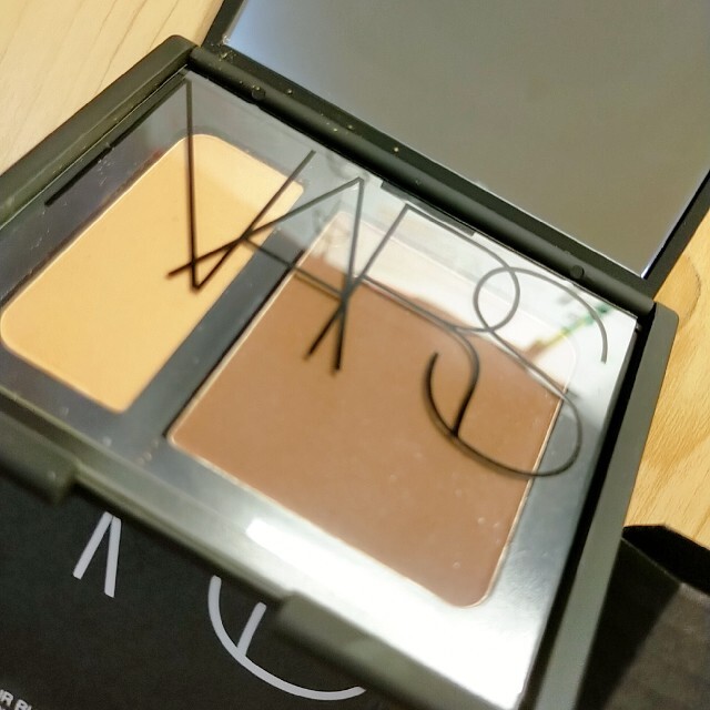 NARS(ナーズ)のNARS コントゥアーブラッシュ　5184 コスメ/美容のベースメイク/化粧品(フェイスカラー)の商品写真