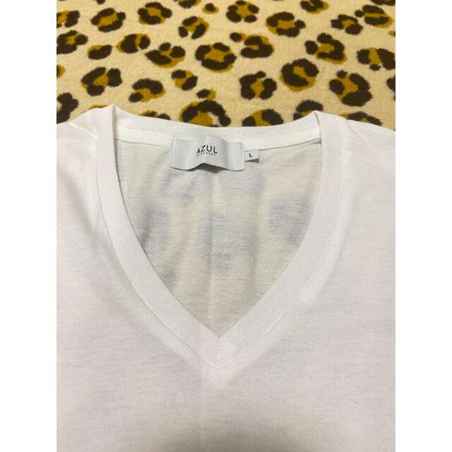 AZUL by moussy(アズールバイマウジー)の【美品】アズールAZUL 白  Tシャツ Vネック レディースのトップス(Tシャツ(半袖/袖なし))の商品写真