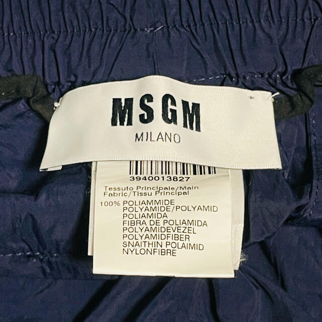 MSGM(エムエスジイエム)のMSGM ショートパンツ　パンツ　ハーフパンツ　tシャツ　パーカー メンズのパンツ(ショートパンツ)の商品写真
