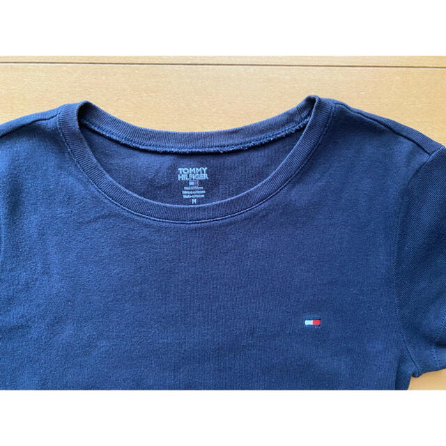 TOMMY HILFIGER(トミーヒルフィガー)の[専用]TOMMY HILFIGER Tシャツ(ネイビー) レディースのトップス(Tシャツ(半袖/袖なし))の商品写真