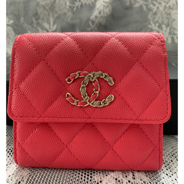 CHANEL(シャネル)のCHANEL 30番台 マトラッセ ピンク 3つ折り財布 レディースのファッション小物(財布)の商品写真