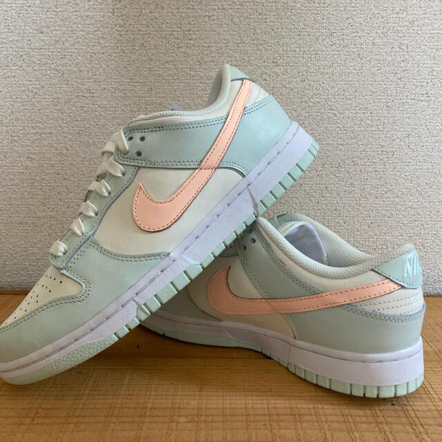 NIKE(ナイキ)の【NIKE】ウィメンズ ダンク Low ベアリーグリーン size US 8 レディースの靴/シューズ(スニーカー)の商品写真