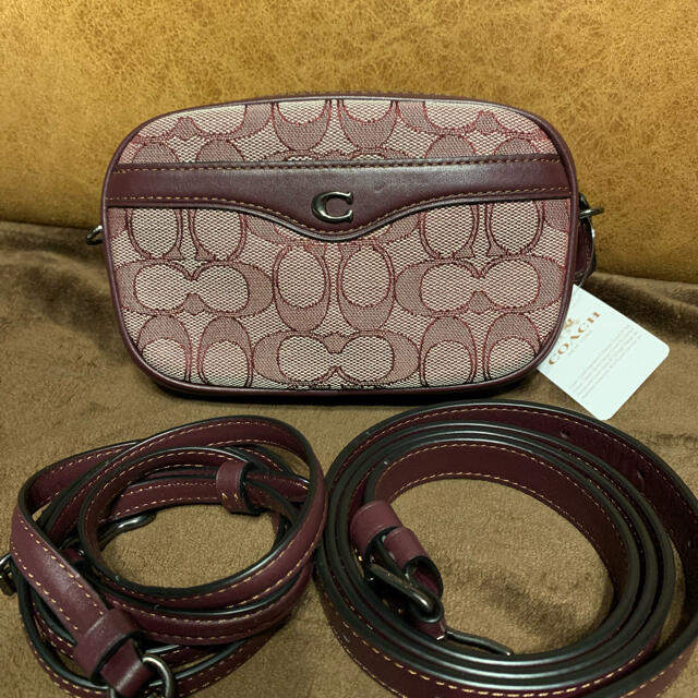 COACH(コーチ)の【coachコーチ】ショルダーベルトバック　新品 レディースのバッグ(ショルダーバッグ)の商品写真