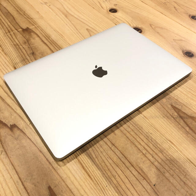 Mac (Apple)(マック)の良品！SSD512GB MacBook pro 15インチ 2017 スマホ/家電/カメラのPC/タブレット(ノートPC)の商品写真