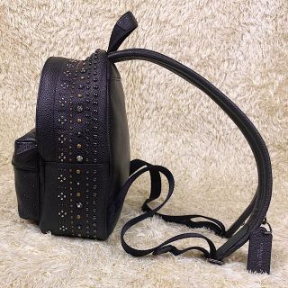 クーポンで半額☆2280円! COACH レザー バックパック ウィズ リベット