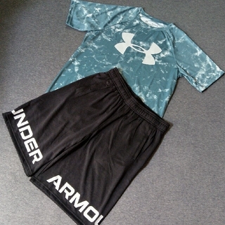 アンダーアーマー(UNDER ARMOUR)の新品！アンダーアーマー 160 Tシャツとハーフパンツ 上下 セット(Tシャツ/カットソー)