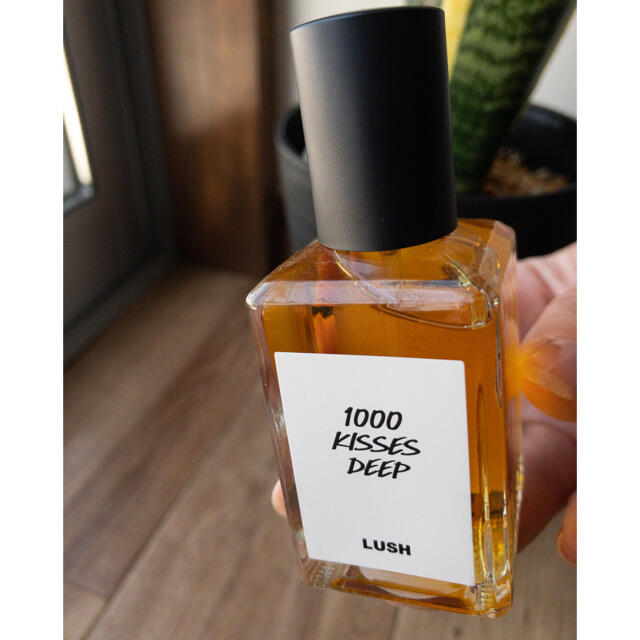 LUSH(ラッシュ)のLUSH香水1000kisses deep 30ml コスメ/美容の香水(香水(女性用))の商品写真