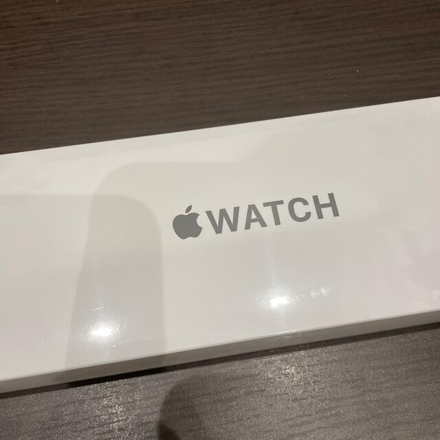 Apple Watch(アップルウォッチ)の新品未開封Apple Watch SE シルバー40mm メンズの時計(腕時計(デジタル))の商品写真