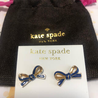 ケイトスペードニューヨーク(kate spade new york)の再セール☆ケイトスペード　リボン　ピアス　（両耳）(ピアス(両耳用))