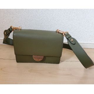 チャールズアンドキース(Charles and Keith)のCHARLES & KEITH チャールズ&キース　ショルダーバッグ(ショルダーバッグ)