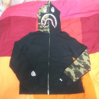 アベイシングエイプ(A BATHING APE)のa bathing ape パーカー(パーカー)