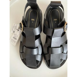 ザラ(ZARA)のZARA レザーフラットケージサンダル(サンダル)