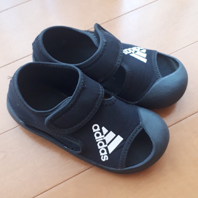 adidas(アディダス)のtodayful様専用 キッズ/ベビー/マタニティのキッズ靴/シューズ(15cm~)(サンダル)の商品写真