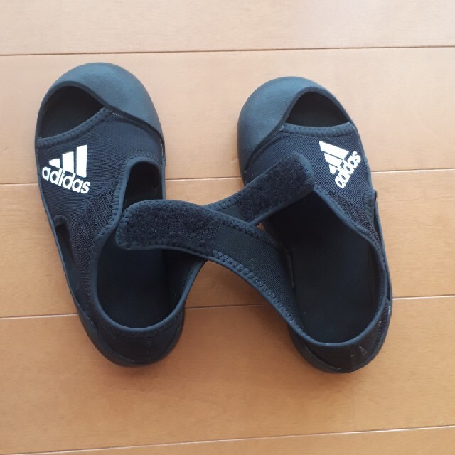 adidas(アディダス)のtodayful様専用 キッズ/ベビー/マタニティのキッズ靴/シューズ(15cm~)(サンダル)の商品写真