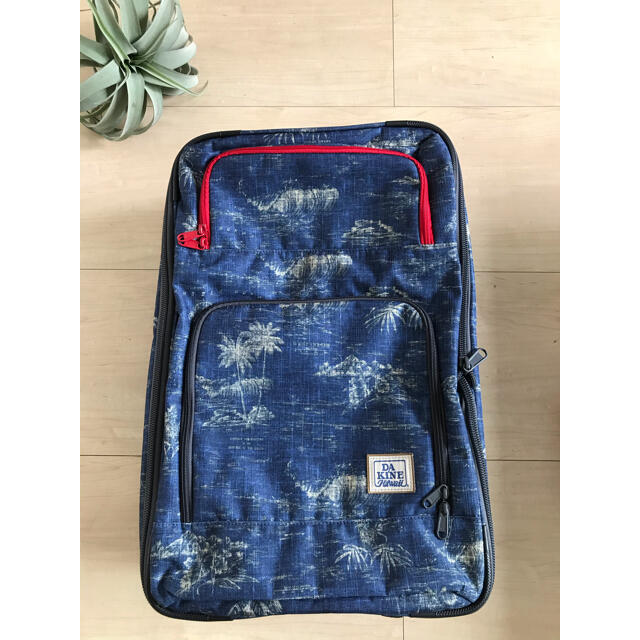 Dakine(ダカイン)のDA KINE キャリーバッグ　ソフトキャリーケース　南国 レディースのバッグ(スーツケース/キャリーバッグ)の商品写真