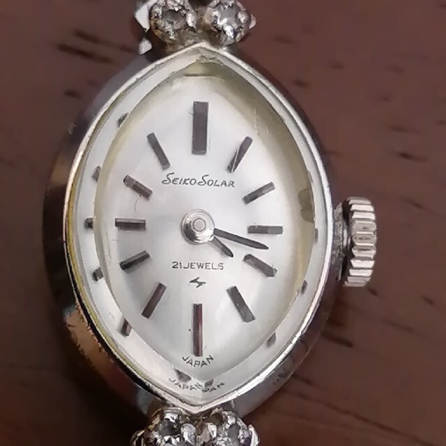SEIKO(セイコー)の動作確認済み ビンテージ  SEIKO SOLAR  アーモンド型 美品！  レディースのファッション小物(腕時計)の商品写真