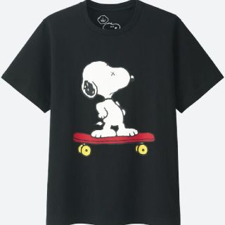 ユニクロ(UNIQLO)の期間限定 UNIQLO  KAWS✕PEANUTS スヌーピーTee  黒Ｍ(Tシャツ/カットソー(半袖/袖なし))