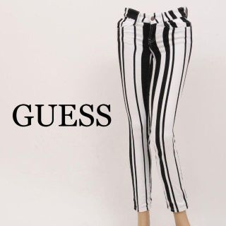 ゲス(GUESS)のGUESS ゲス　ストライプ　スキニーパンツ　23(デニム/ジーンズ)