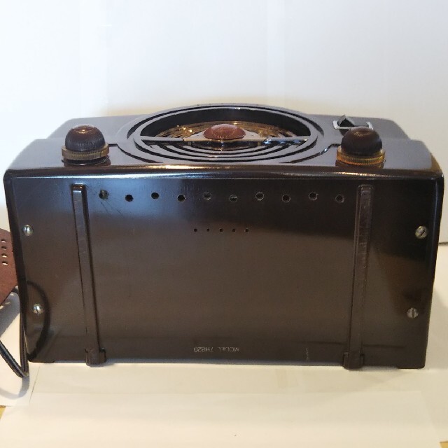 ゼニスZENITH(アメリカ)、真空管ラジオ、7H820型(1948年式 ゼニスZENITH(アメリカ)、真空管ラジオ、7H820型(1948年式