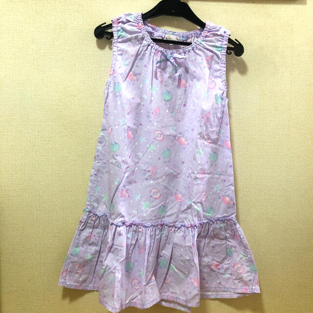 motherways(マザウェイズ)のマザウェイズ シェル柄ワンピース  140 キッズ/ベビー/マタニティのキッズ服女の子用(90cm~)(ワンピース)の商品写真