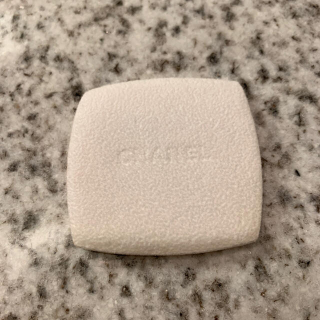 CHANEL(シャネル)のCHANEL POUDRE UNIVERSELLE COMPACTE  コスメ/美容のベースメイク/化粧品(フェイスパウダー)の商品写真