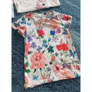 エイチアンドエム(H&M)のH＆M ⭐︎ 花柄Tシャツ　(Tシャツ/カットソー)