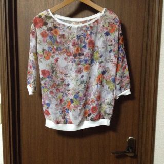 ベルシュカ(Bershka)のBershka☆花柄シフォンシャツ♡(Tシャツ(半袖/袖なし))