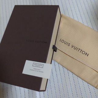 ルイヴィトン(LOUIS VUITTON)のルイビィトン　財布入れ　プレゼント用箱(財布)