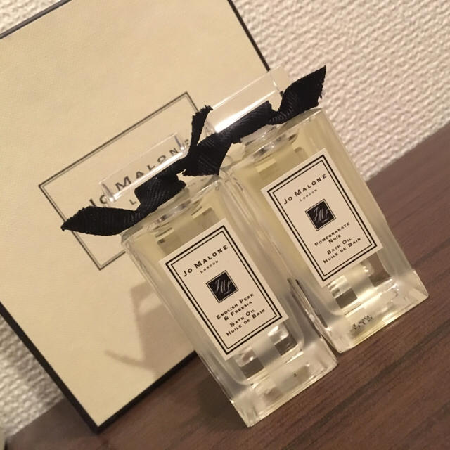 Jo Malone(ジョーマローン)のJo Malone＊ジョーマローン/箱付きバスオイル コスメ/美容のボディケア(入浴剤/バスソルト)の商品写真