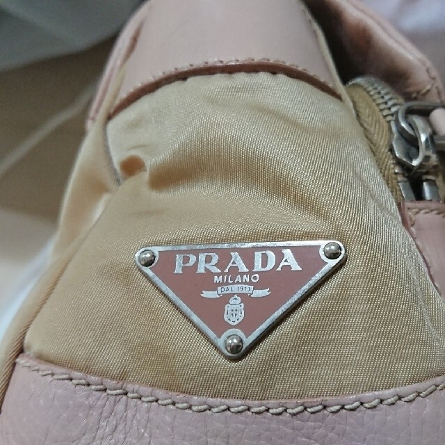 PRADA(プラダ)のPRADA ピンク×ベージュ 肩掛けショルダーOK レディースのバッグ(ハンドバッグ)の商品写真